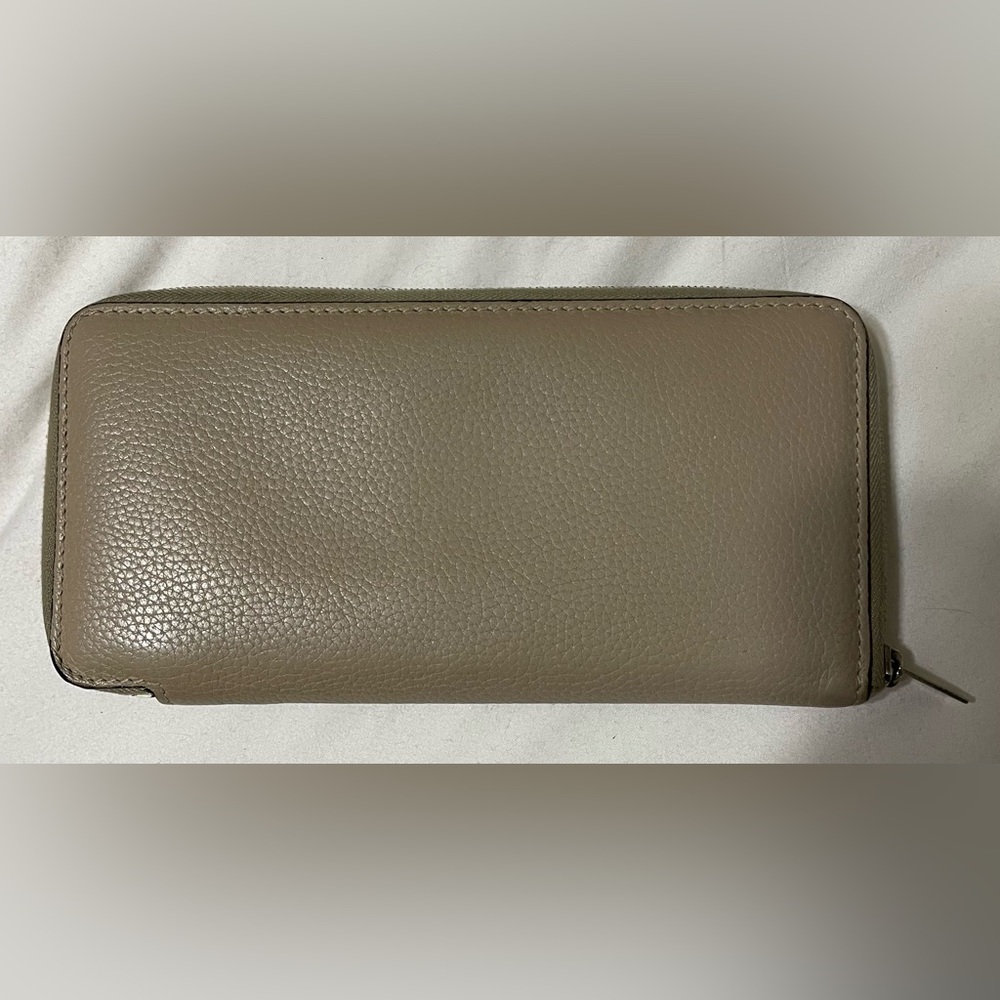 Beautiful Celine Authentic Vintage Taupe Leather Wallet w/ Gorgeous Red Interior - Picture 4 of 16